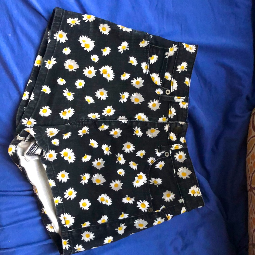 Guess daisy shorts